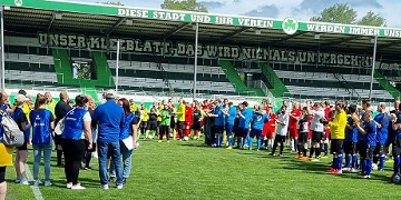 Begrüßung der Mannschaften Fußballteams
